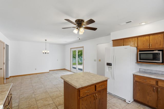 206 W OAKS DR, Ashland, MO 65010