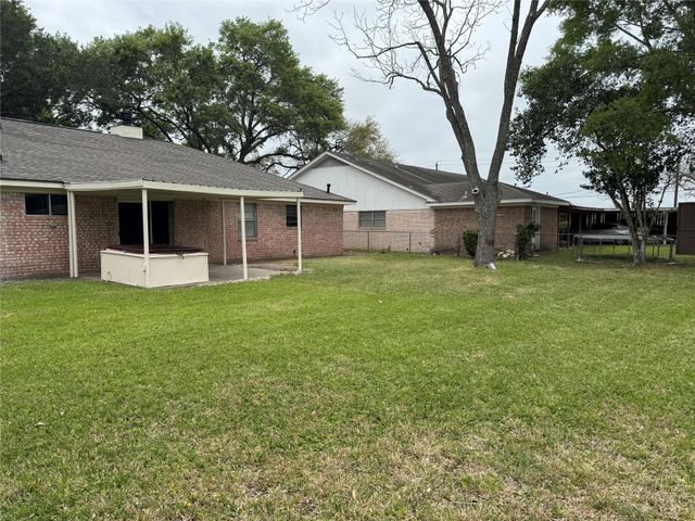 815 Klare Avenue, Rosenberg, TX 77471