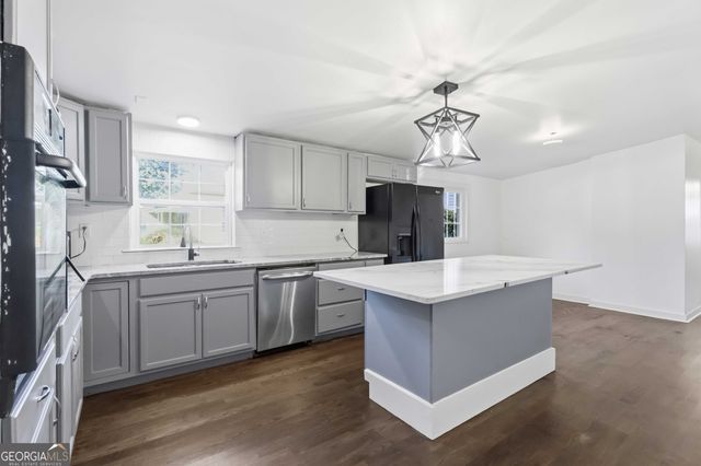 6860 Main Street, Lithonia, GA 30058