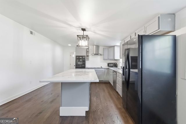 6860 Main Street, Lithonia, GA 30058