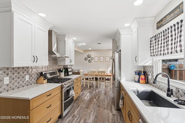 137 Spray Avenue, Beachwood, NJ 08722