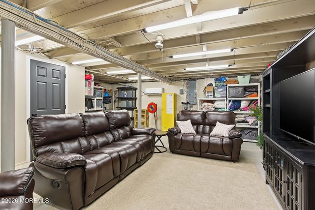 137 Spray Avenue, Beachwood, NJ 08722