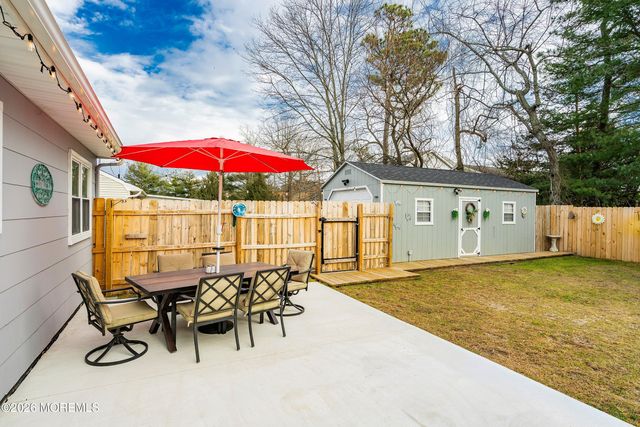 137 Spray Avenue, Beachwood, NJ 08722