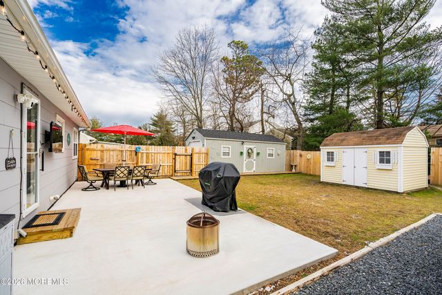 137 Spray Avenue, Beachwood, NJ 08722