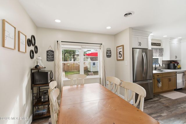 137 Spray Avenue, Beachwood, NJ 08722