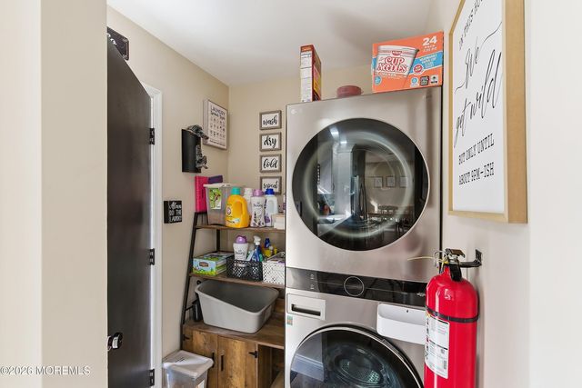 137 Spray Avenue, Beachwood, NJ 08722