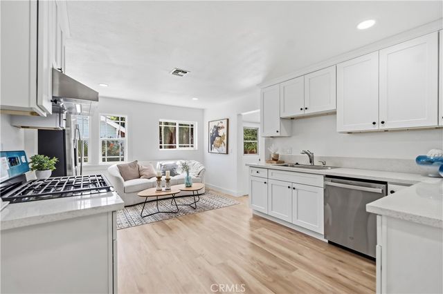 332 Chester Place, Pomona, CA 91768