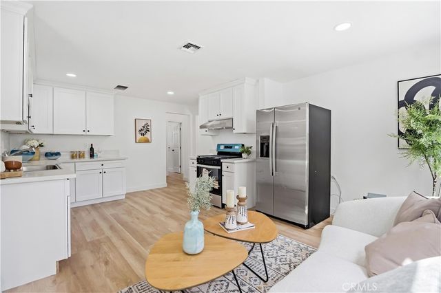 332 Chester Place, Pomona, CA 91768