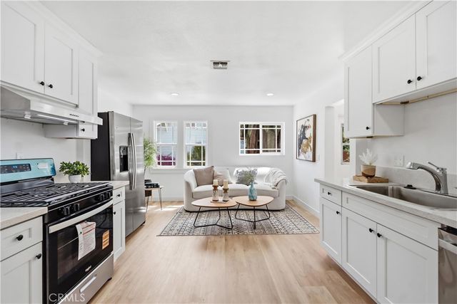332 Chester Place, Pomona, CA 91768