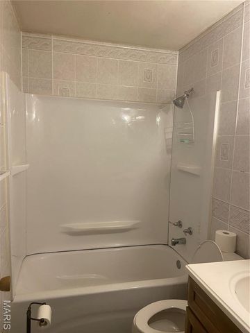 207 Primrose Lane, Fairview Heights, IL 62208