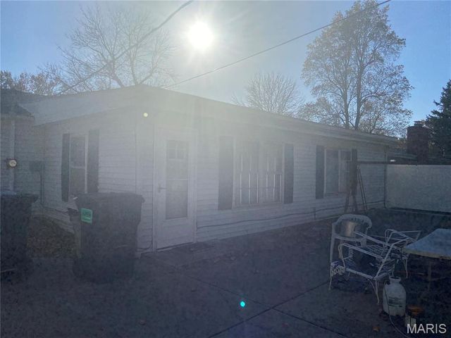 207 Primrose Lane, Fairview Heights, IL 62208