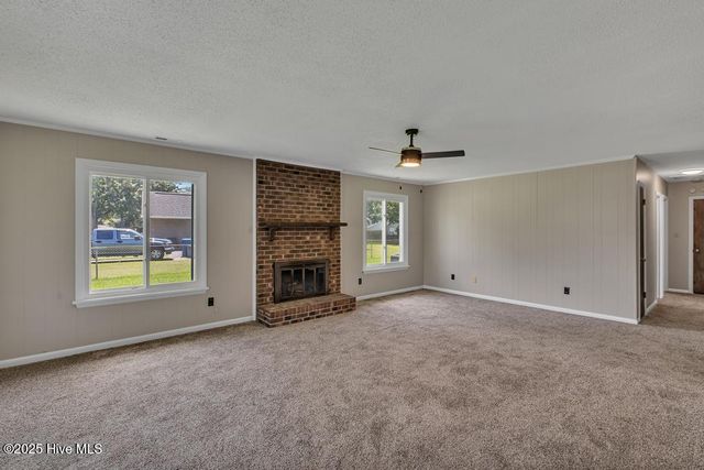 218 Branchwood Drive, Jacksonville, NC 28546