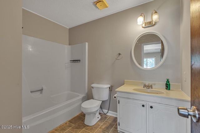 218 Branchwood Drive, Jacksonville, NC 28546