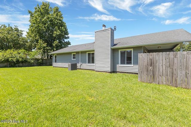 218 Branchwood Drive, Jacksonville, NC 28546