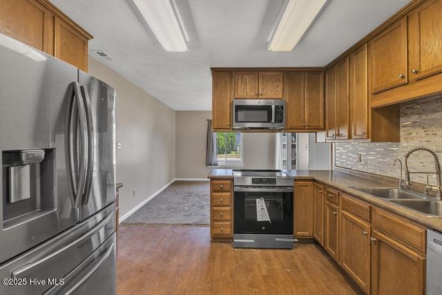 218 Branchwood Drive, Jacksonville, NC 28546