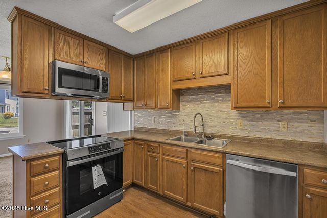 218 Branchwood Drive, Jacksonville, NC 28546