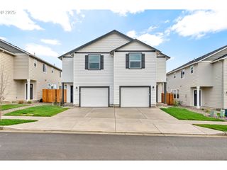 1171 S 43RD Pl, Springfield, OR 97478