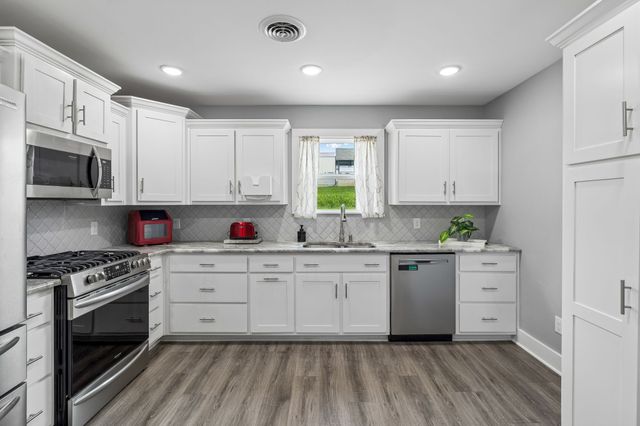 380 Mockingbird Ln, Hartsville, TN 37074