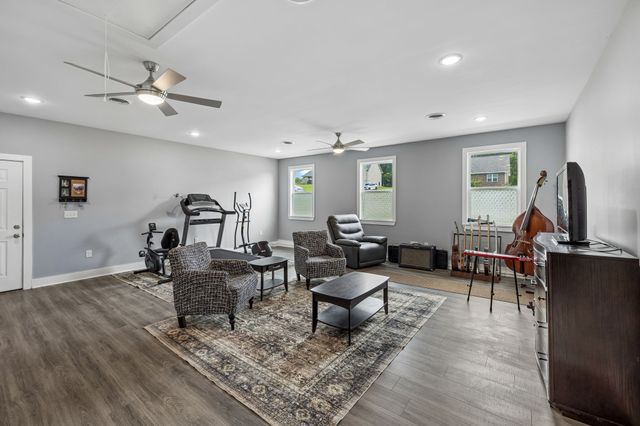 380 Mockingbird Ln, Hartsville, TN 37074