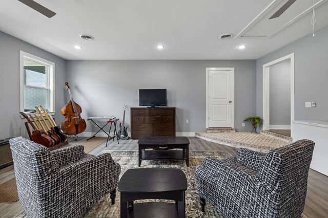 380 Mockingbird Ln, Hartsville, TN 37074
