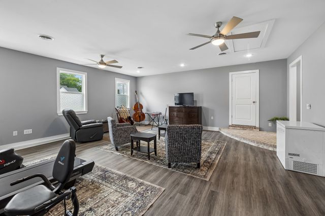 380 Mockingbird Ln, Hartsville, TN 37074