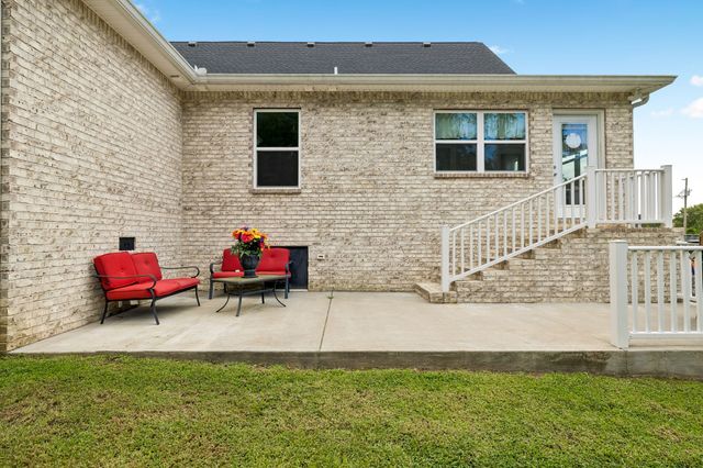 380 Mockingbird Ln, Hartsville, TN 37074