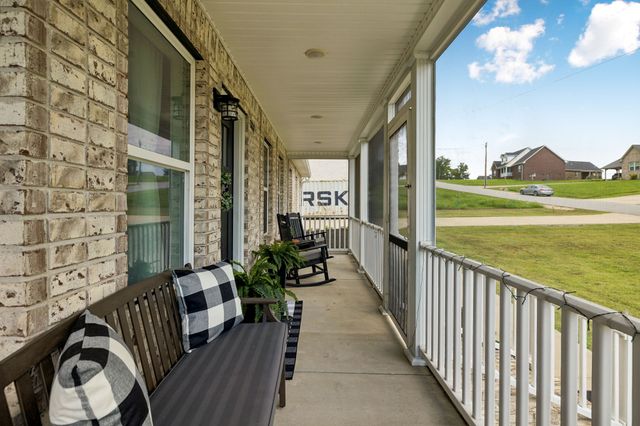 380 Mockingbird Ln, Hartsville, TN 37074