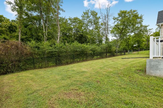 380 Mockingbird Ln, Hartsville, TN 37074