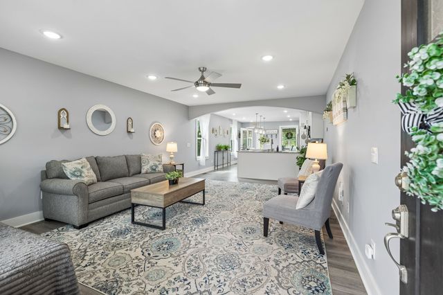 380 Mockingbird Ln, Hartsville, TN 37074