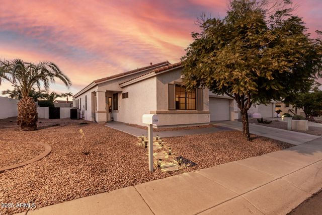 17504 N PHOENICIAN Drive, Surprise, AZ 85374