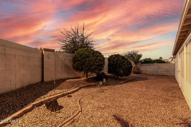 17504 N PHOENICIAN Drive, Surprise, AZ 85374