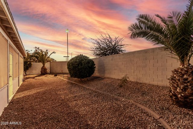 17504 N PHOENICIAN Drive, Surprise, AZ 85374