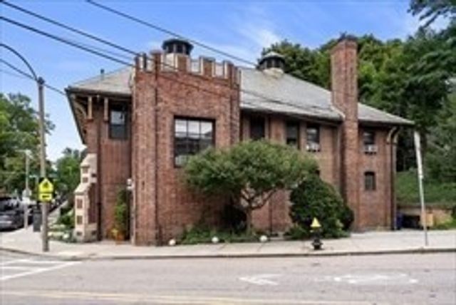 16-18 Walk Hill 6, Boston, MA 02130
