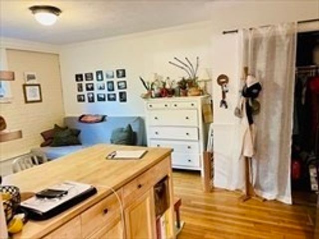 16-18 Walk Hill 6, Boston, MA 02130
