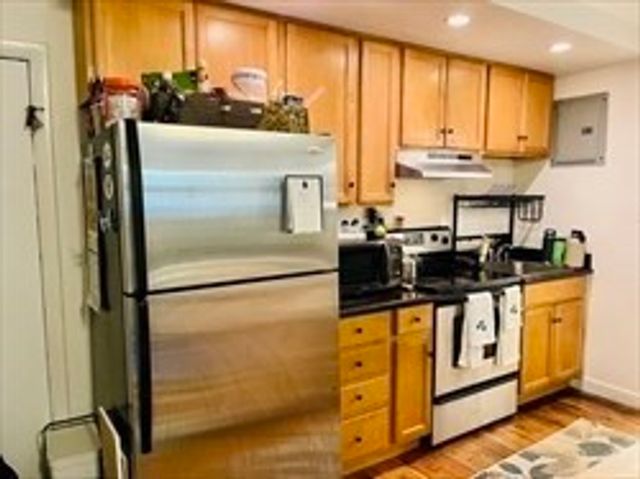 16-18 Walk Hill 6, Boston, MA 02130