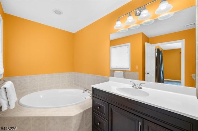 1101 Barley Sheaf Rd, Readington Twp., NJ 08822