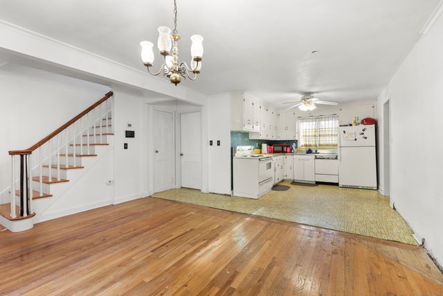 127 Ridgewood Road, East Hartford, CT 06118