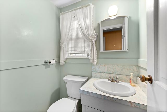 127 Ridgewood Road, East Hartford, CT 06118