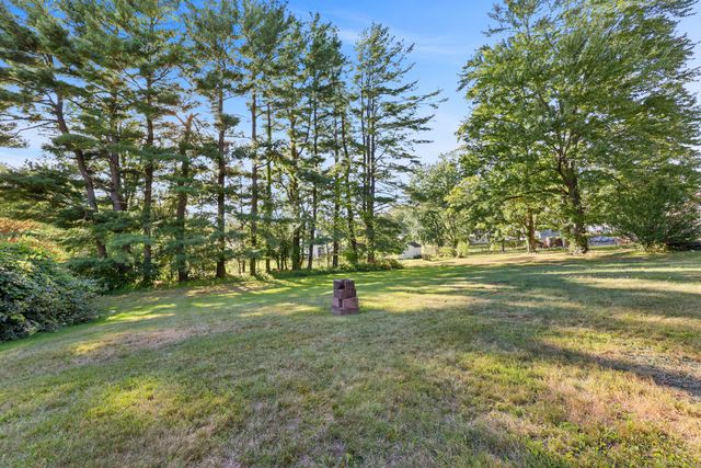 127 Ridgewood Road, East Hartford, CT 06118