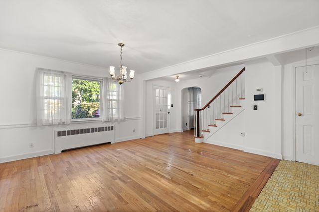 127 Ridgewood Road, East Hartford, CT 06118