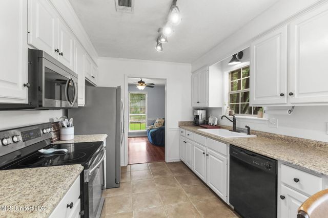 215 Cobblestone Drive, Madison, MS 39110
