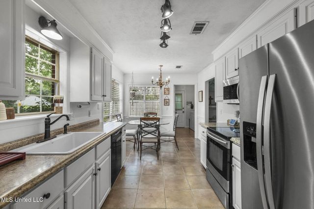215 Cobblestone Drive, Madison, MS 39110