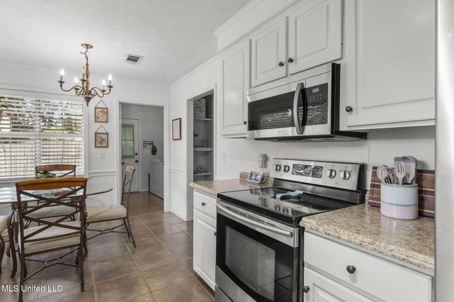 215 Cobblestone Drive, Madison, MS 39110