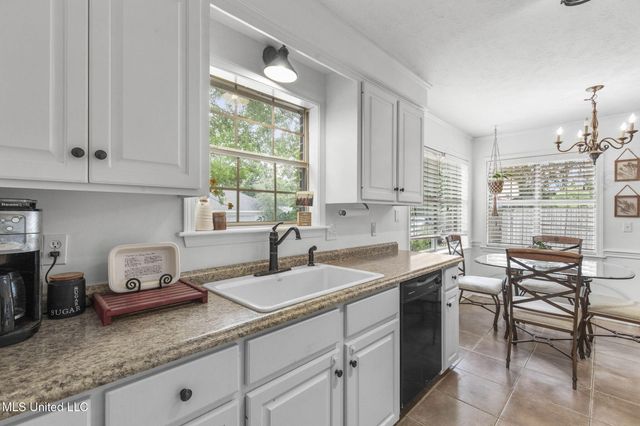 215 Cobblestone Drive, Madison, MS 39110