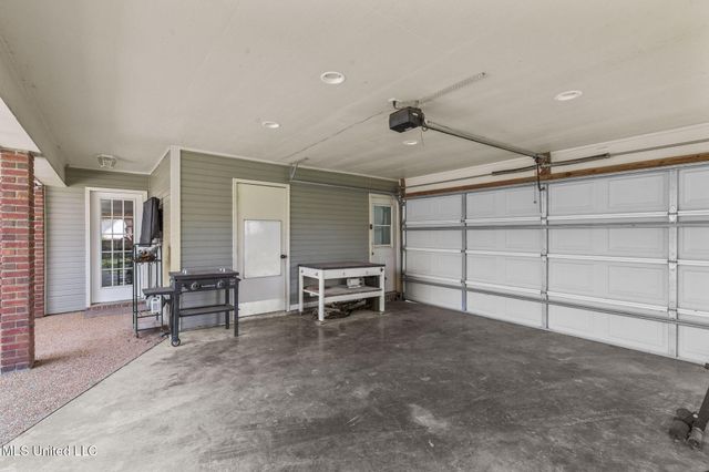 215 Cobblestone Drive, Madison, MS 39110