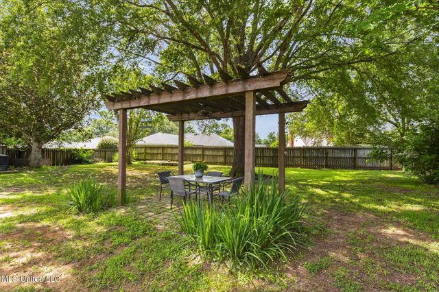 215 Cobblestone Drive, Madison, MS 39110