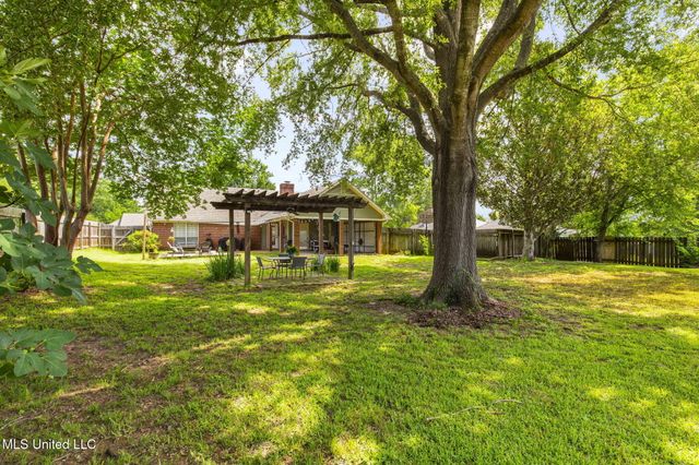215 Cobblestone Drive, Madison, MS 39110