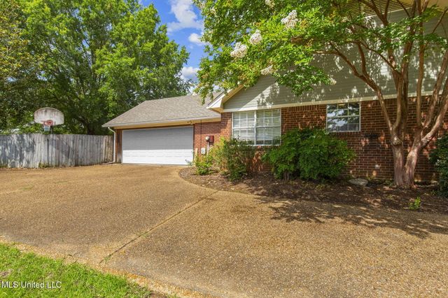 215 Cobblestone Drive, Madison, MS 39110