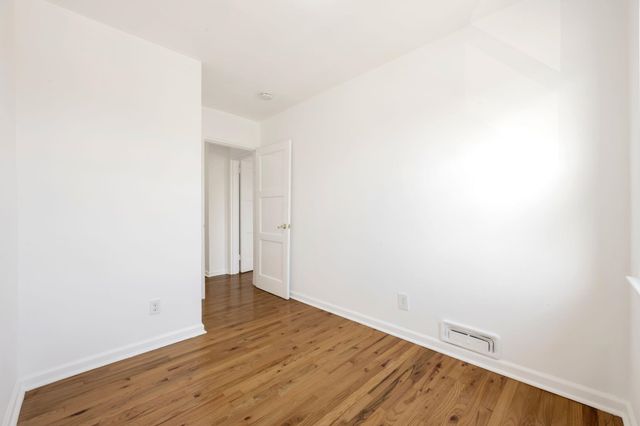 180 WEST 26TH ST, Bayonne, NJ 07002