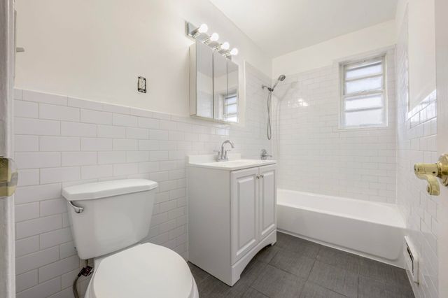 180 WEST 26TH ST, Bayonne, NJ 07002